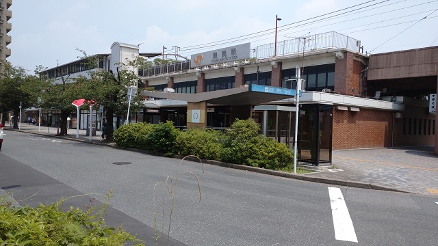 鶴舞駅駅舎